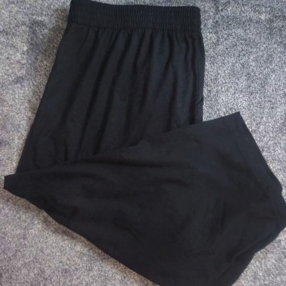 Woman Within Pair Nice of Black cropped slip-on pants in size 22/24, 1XL